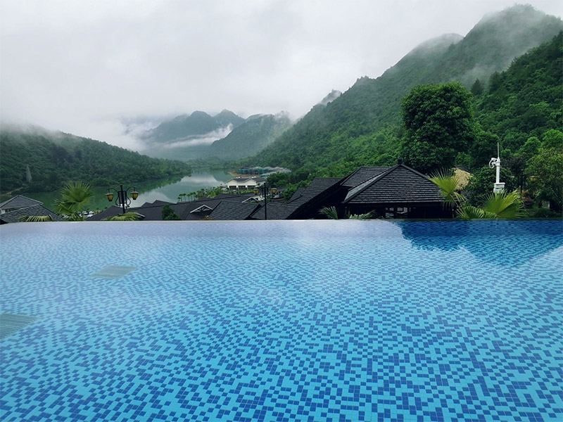 無邊游泳池